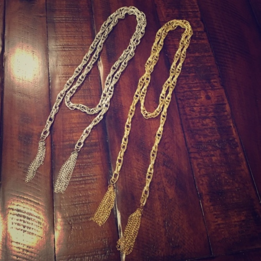 🌷5/$13 Silver Scarf necklace w/ matching earrings
